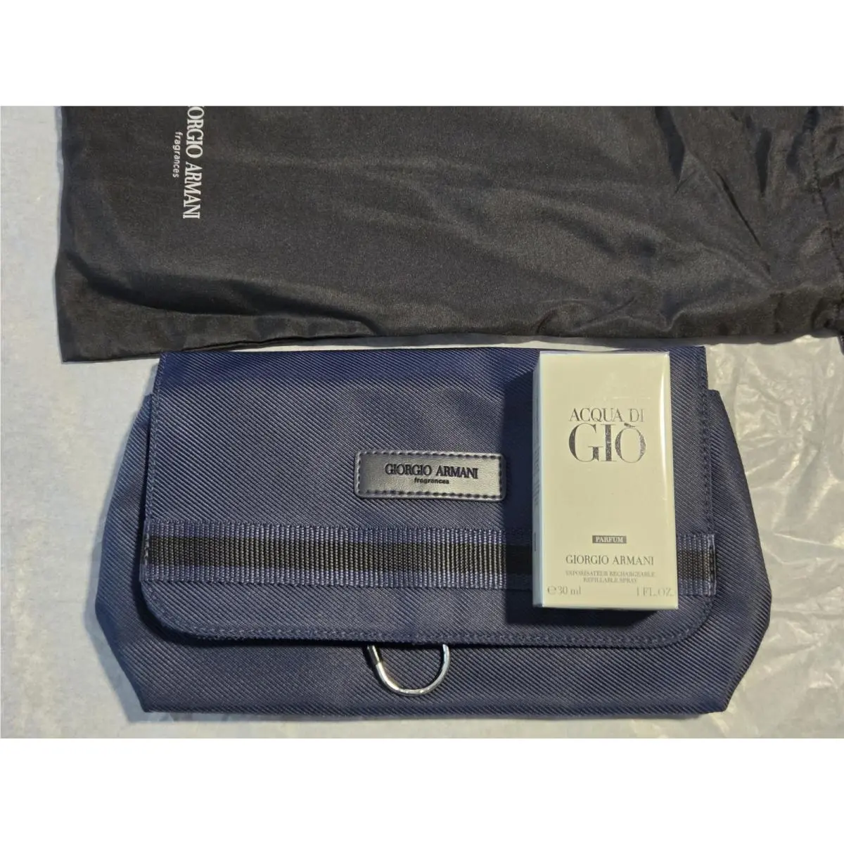 Giorgio Armani Acqua di Giò Parfum 1.0 Fl. Oz. / 30 mL Blue Armani Travel Bag