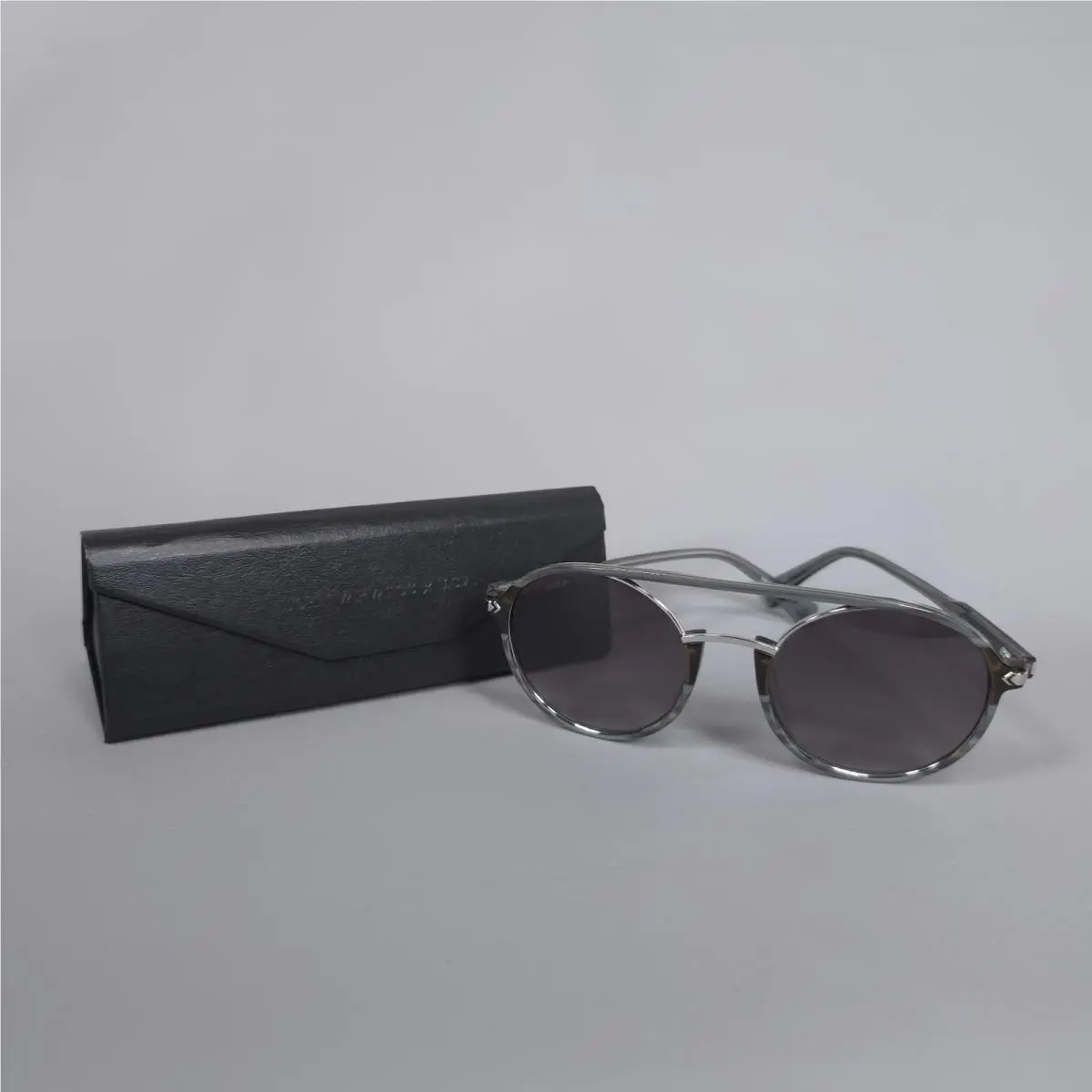 Men`s Sunglasses Round Grey Horn Gradient 55mm SJV552 by John Varvatos