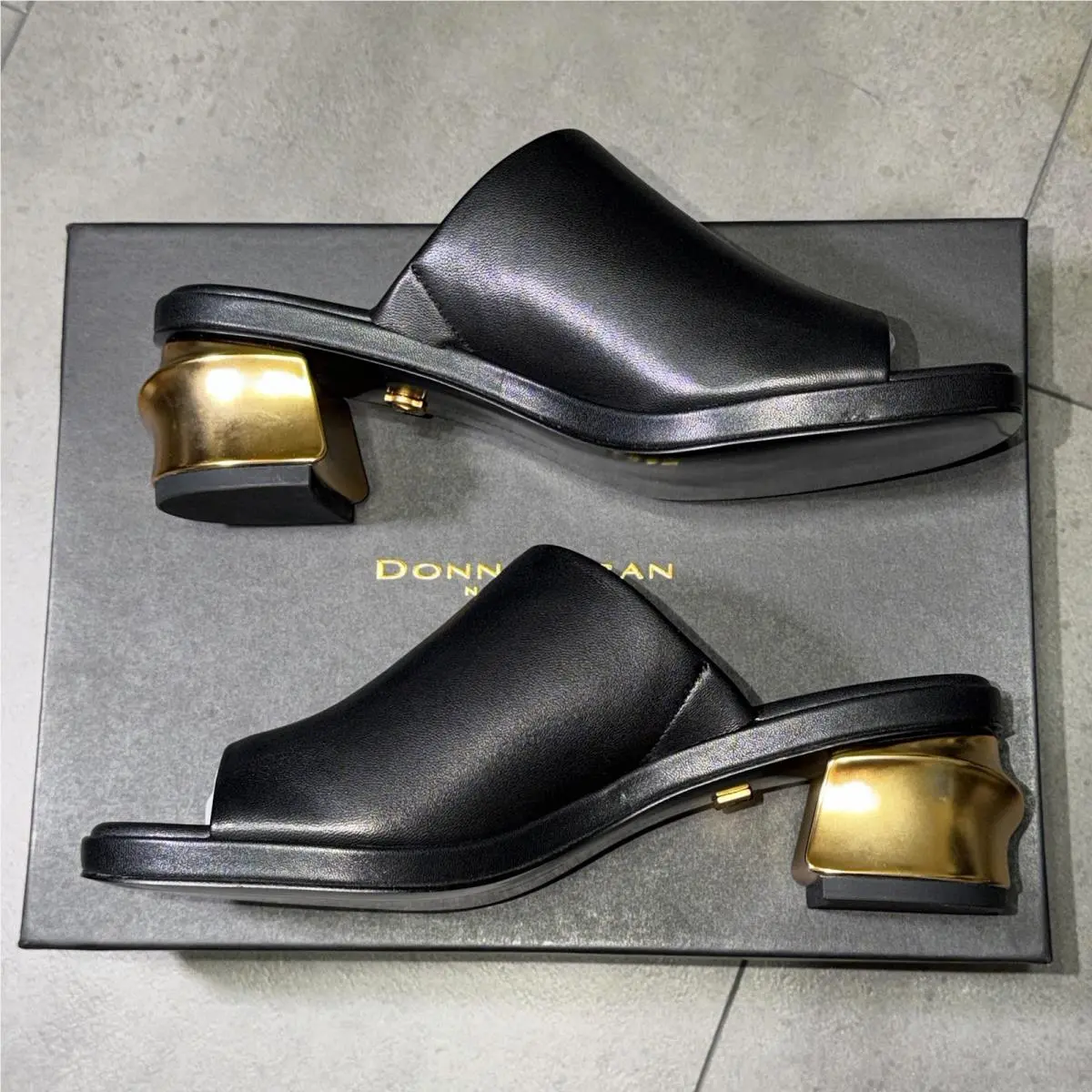 DKNY shoes - Black (UPC: 755403789532) 3