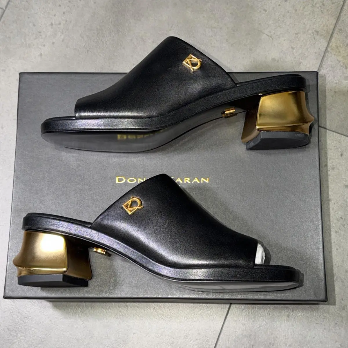 DKNY shoes - Black (UPC: 755403789532) 4