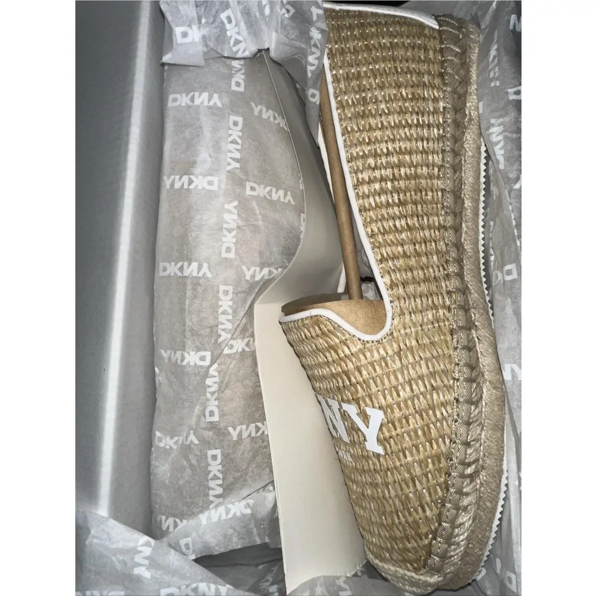 DKNY shoes - DKNY Mally Arch Logo-ES - Mally Arch - Natrl/Brt Wht 1