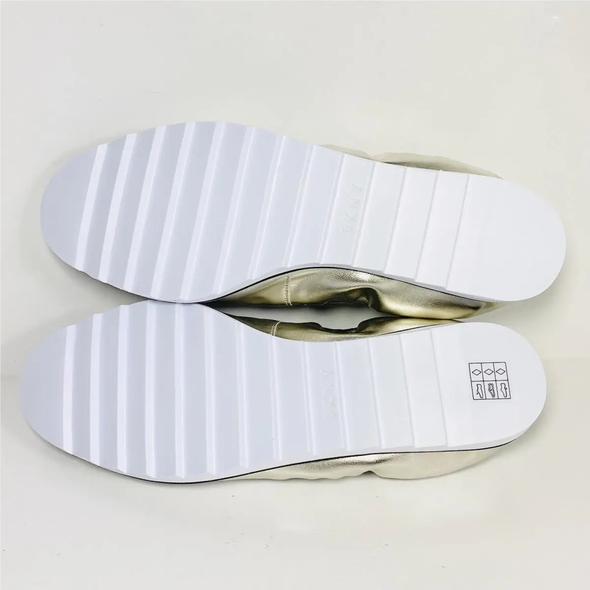 DKNY shoes - DKNY vivi Ballerina - vivi Ballerina - Silver (UPC: 603556276952) 8