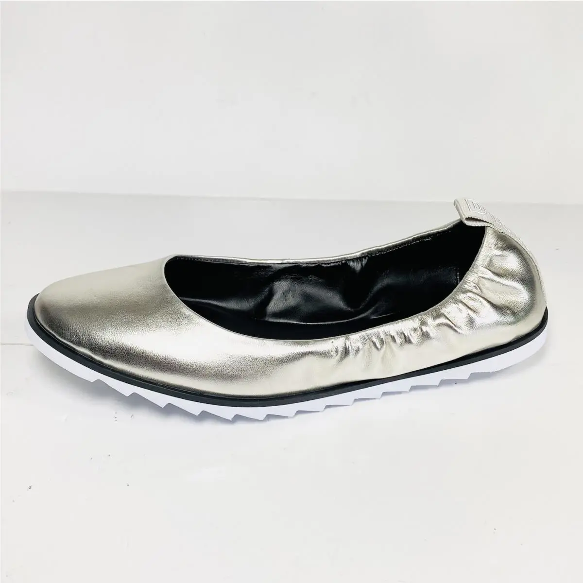 Dkny Ballet Flats Women’s 7.5M Vivi Ballerina Silver Leather