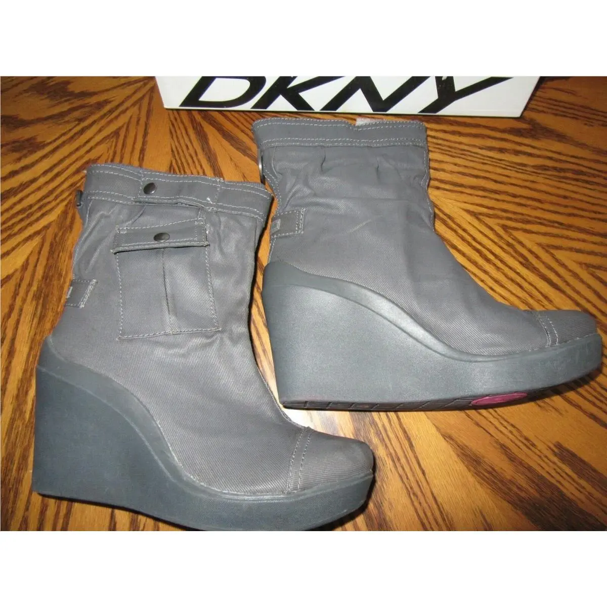 Dkny Gillian 9.5M Charcoal Coated Canvas Pull On Rain Boots Cute Quality