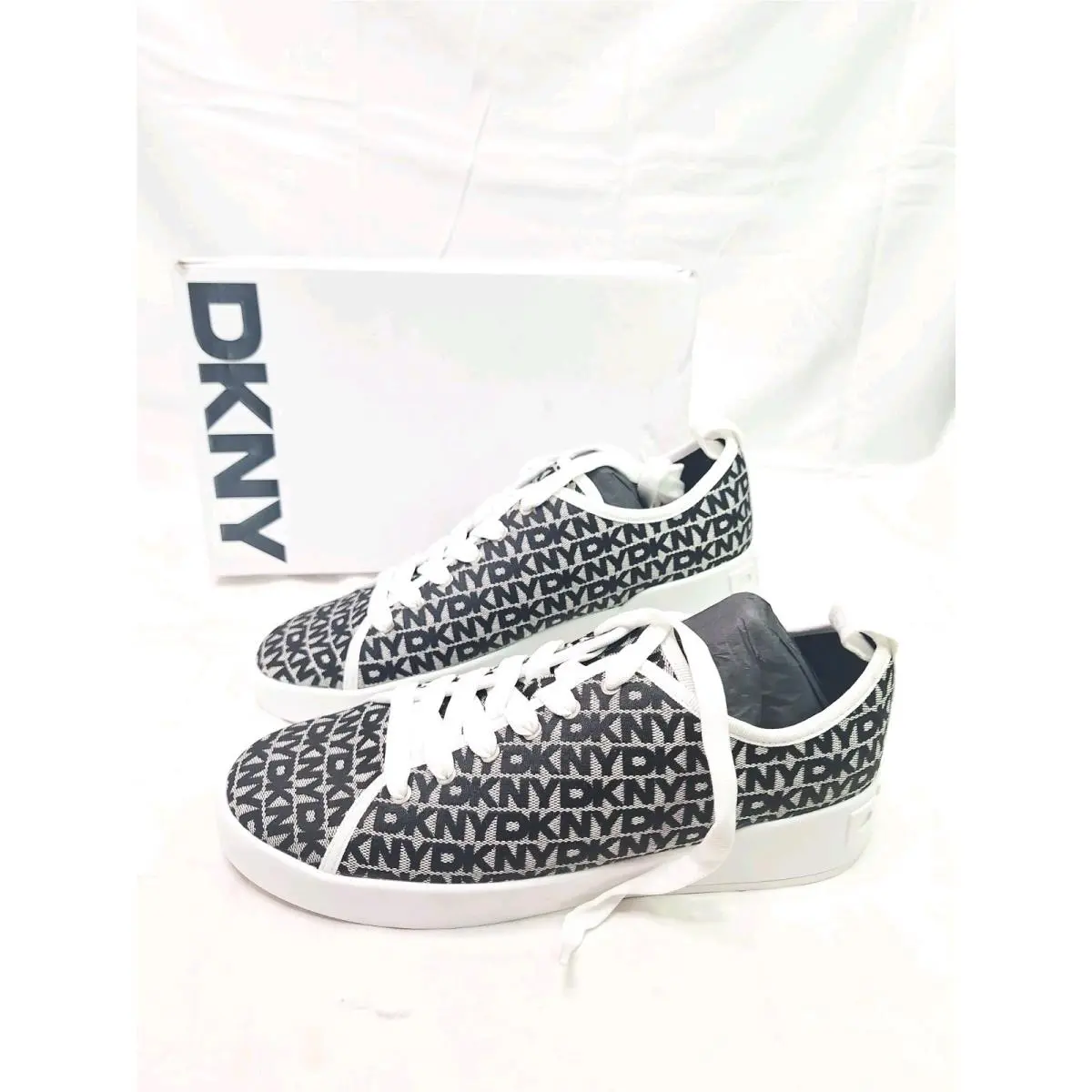 Dkny Women`s Mar Size 11 Logo Print Lace Up Sneakers Shoes Black White
