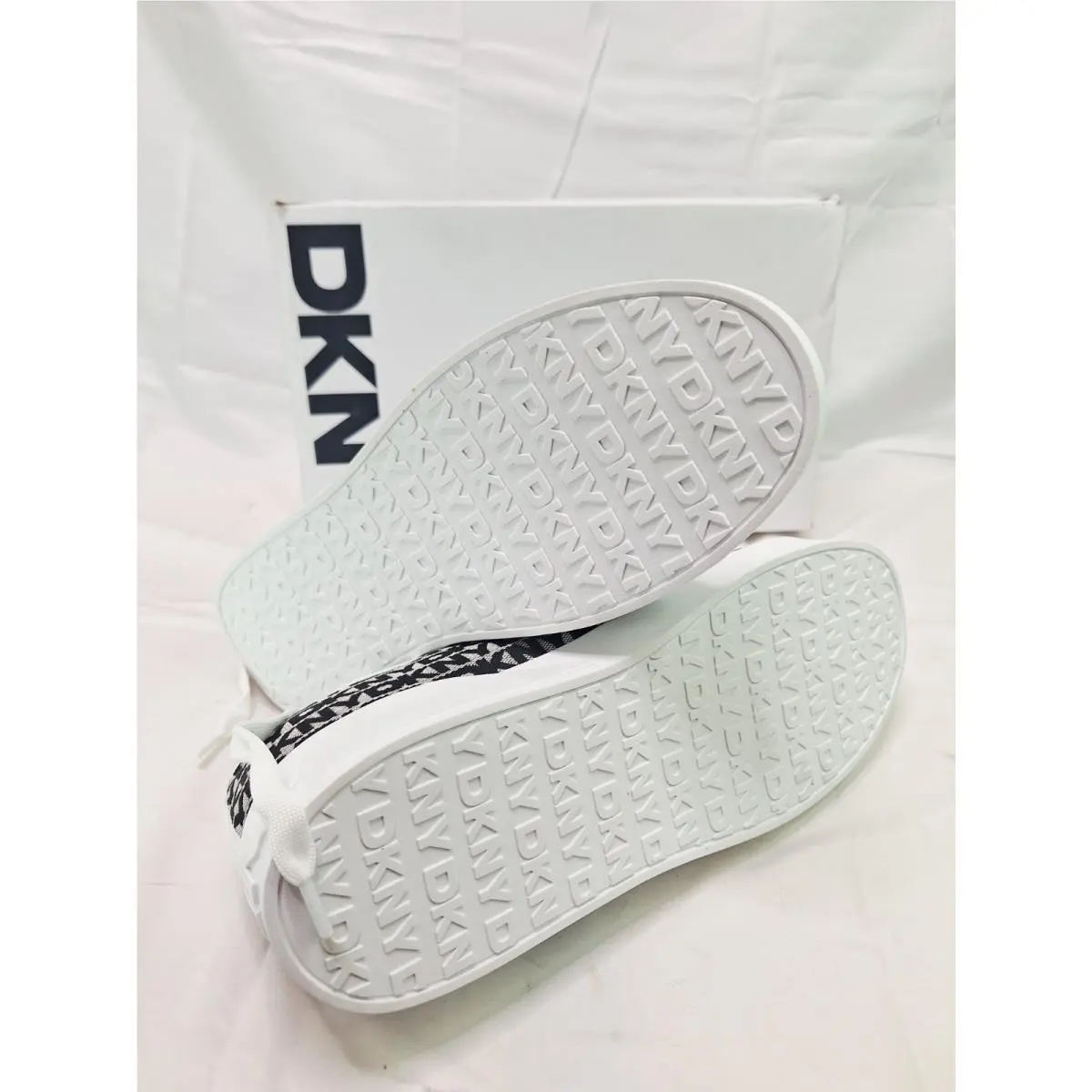 DKNY shoes - DKNY Lace Up Sneaker - Lace Sneaker - K3415881 - Black 7