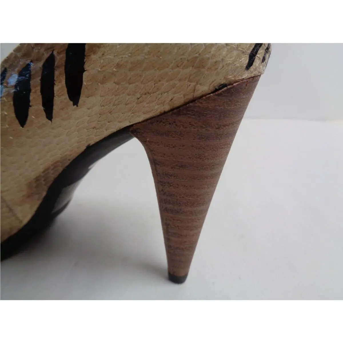 DKNY shoes - Brown (UPC: 644723889094) 10
