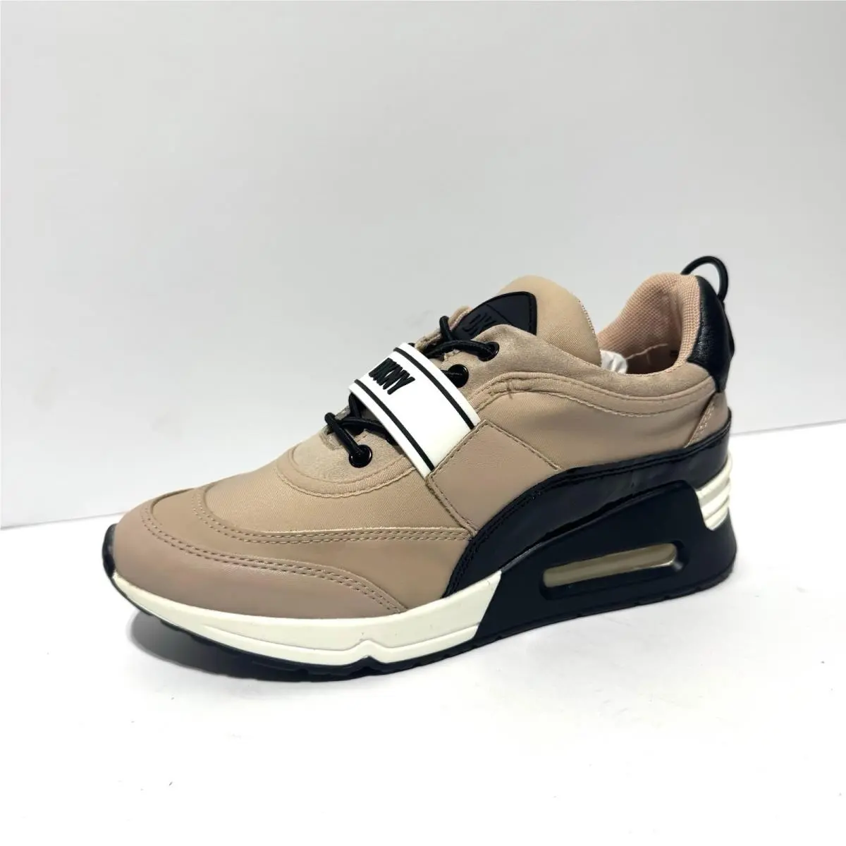 Dkny Womens Aislin Sneakers Size 7.5 M by DKNY