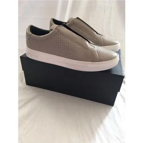 DKNY shoes - Taupe (UPC: 603222567223) 0