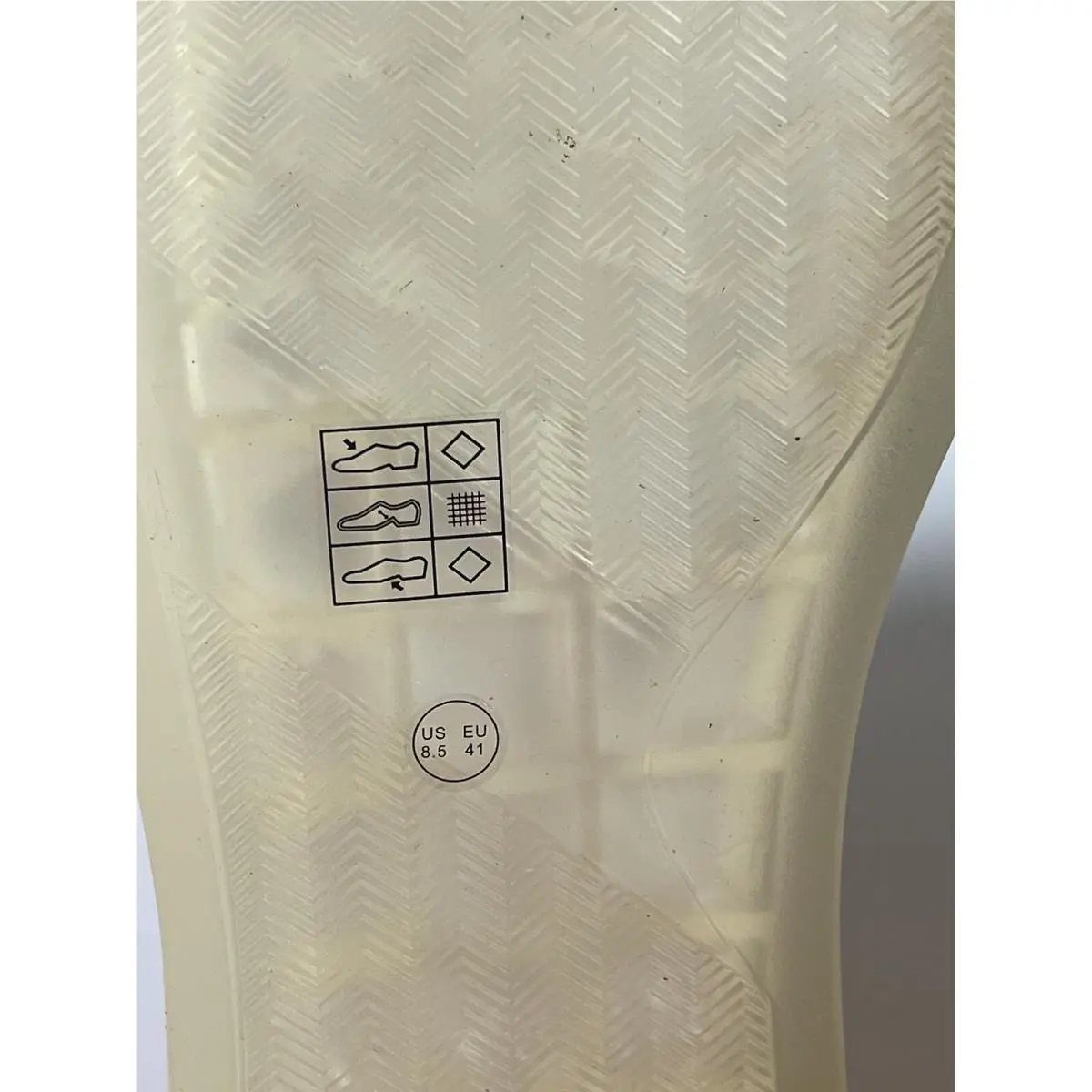 DKNY shoes - Donna Karan - White (UPC: 0795731609669) 9
