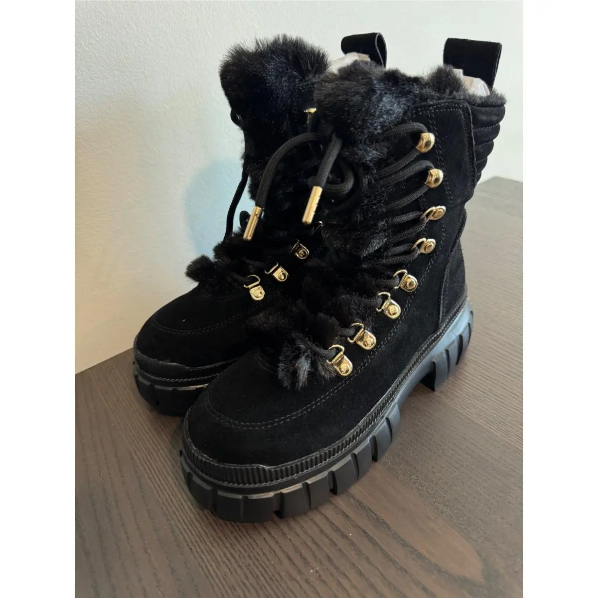 Dkny Ciara Lace Up Lug Boots Womens 6.5 Black Fur Suede