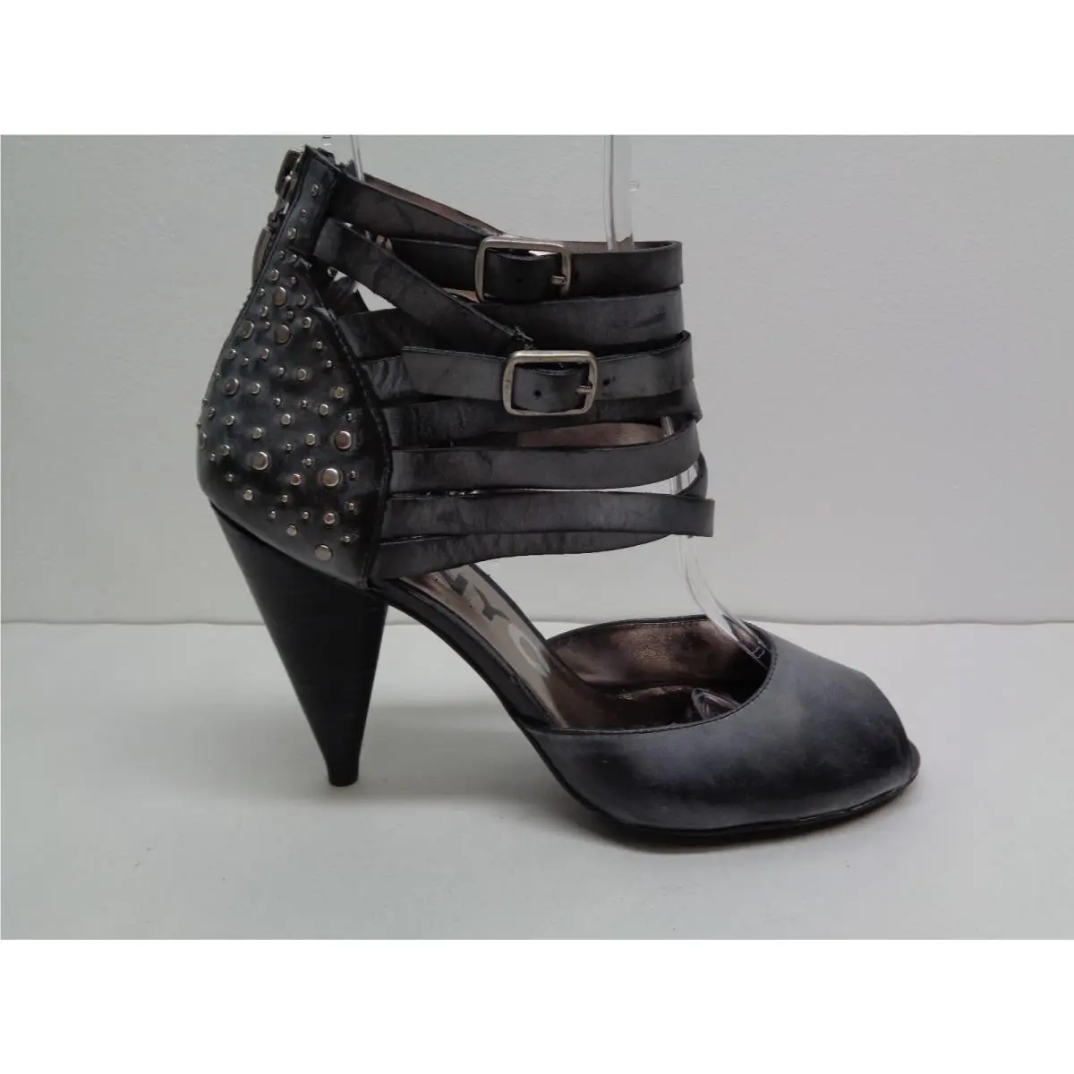DKNY shoes - Black (UPC: 644723872461) 0