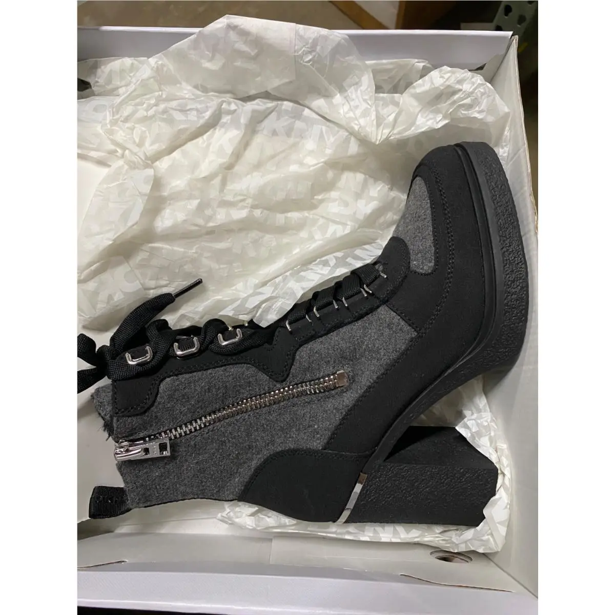 DKNY shoes - Grey (UPC: 755403222671) 5