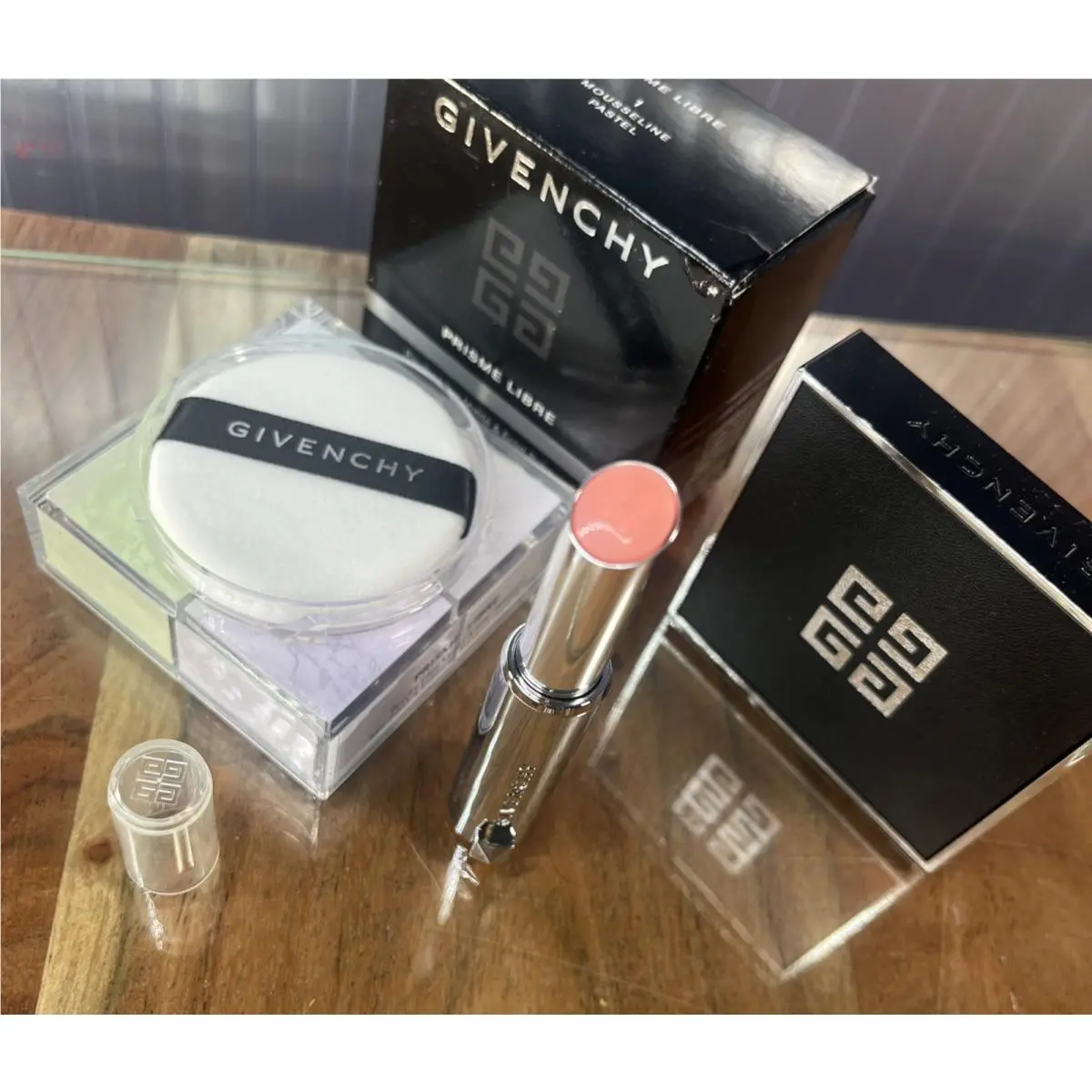 Prisme Libre Loose Powder Classic 1 Mousseline Pastel Le Rose Perfecto by Givenchy