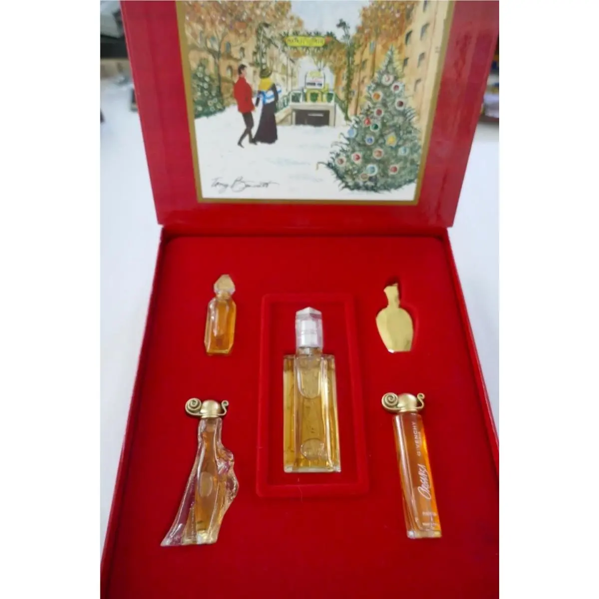 Givenchy Perfume Tony Bennet Gift Box