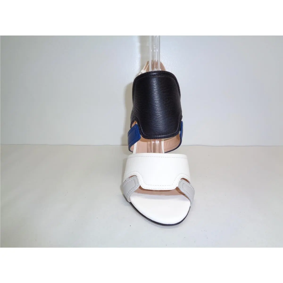Calvin Klein shoes - White (UPC: 887180123732) 1