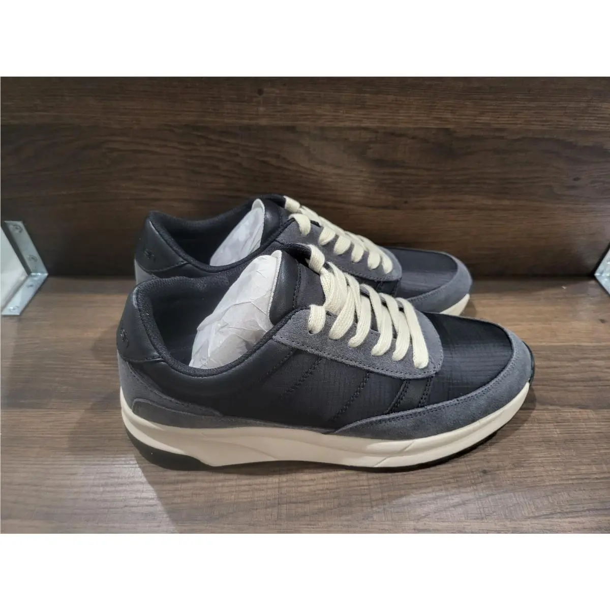 Calvin Klein shoes - Gray (UPC: 195972353497) 0