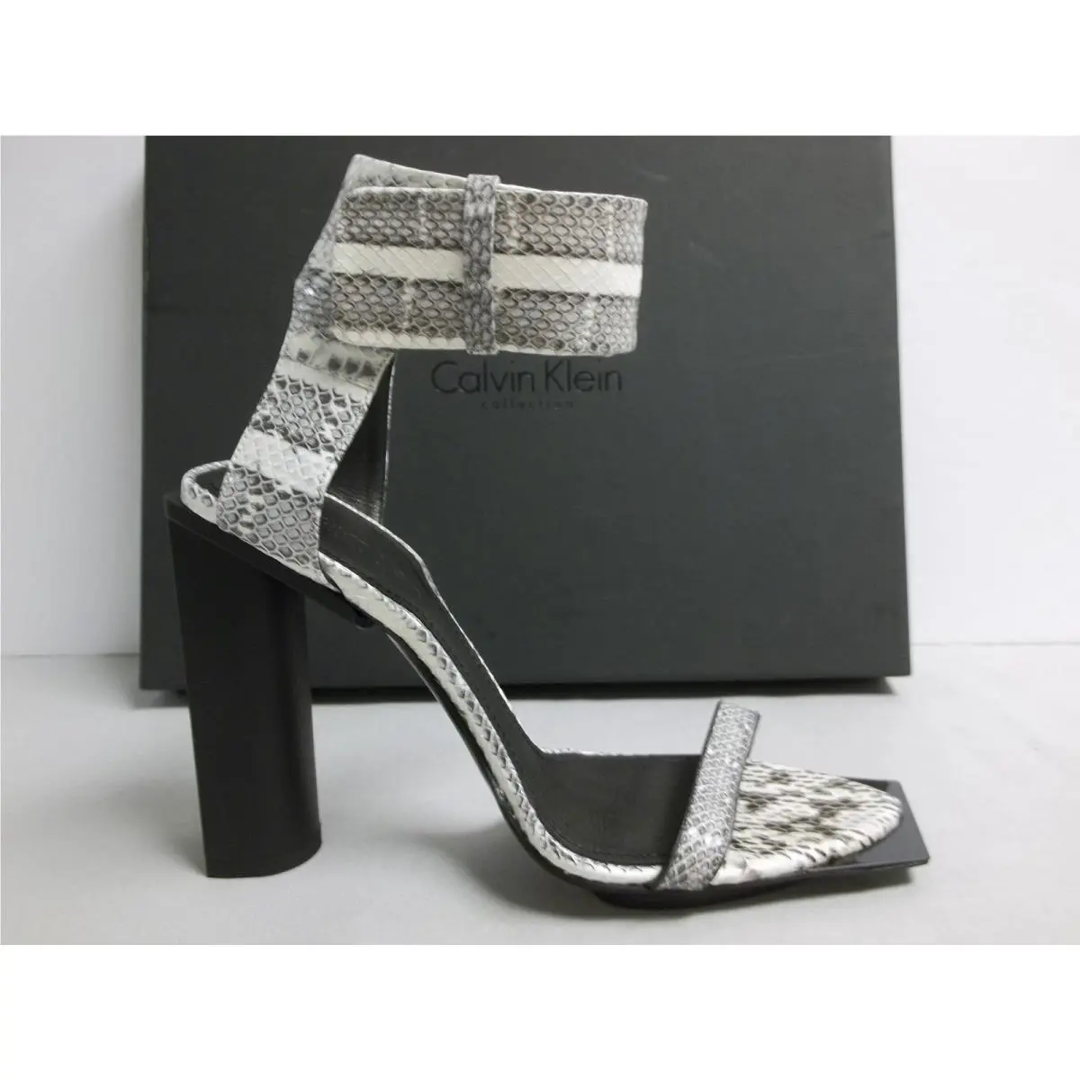 Calvin Klein shoes - White (UPC: 887874548773) 1
