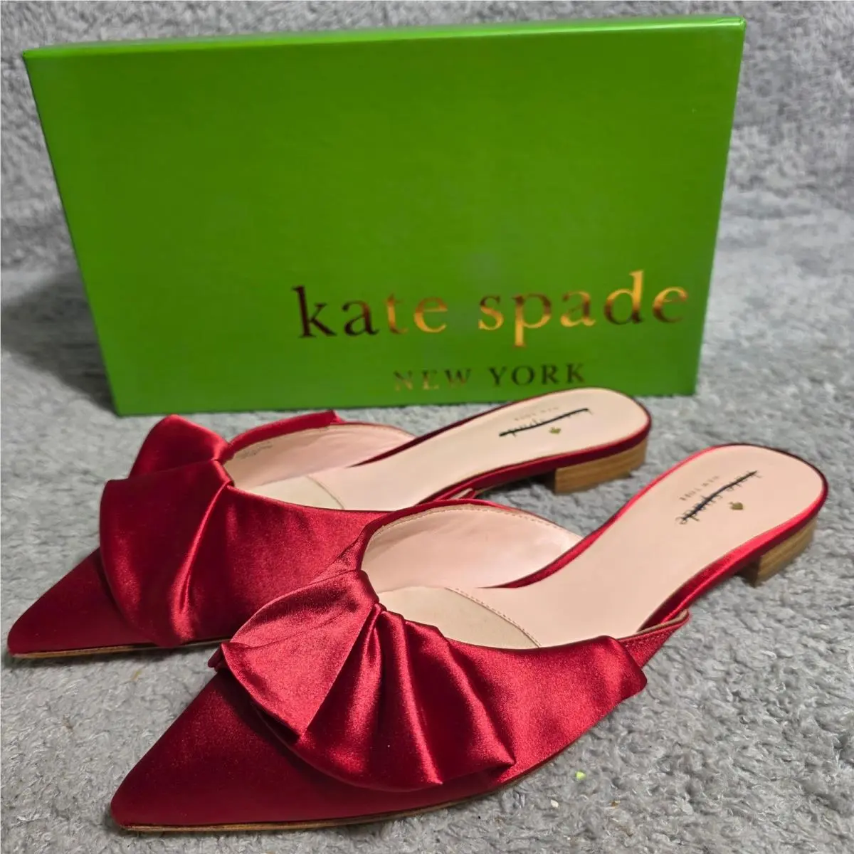 Kate Spade Faryn Red Satin Bow Mules Flats Women`s 8.5 M Christmas Shoes