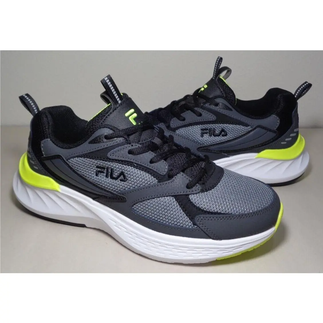 Fila Size 10 M Everse Grey / Black Leather Mesh Sneakers Men`s Shoes
