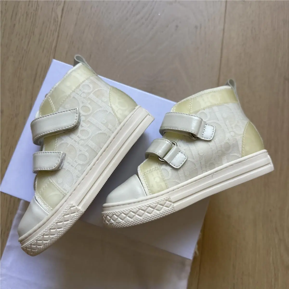 Dior shoes - White 3
