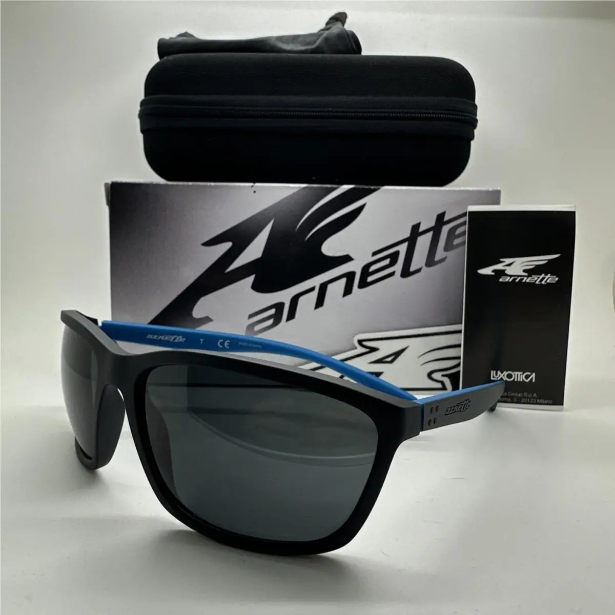 Sunglasses Hand UP Matte Black Blue Grey AN4249 254687 63mm Large by Arnette