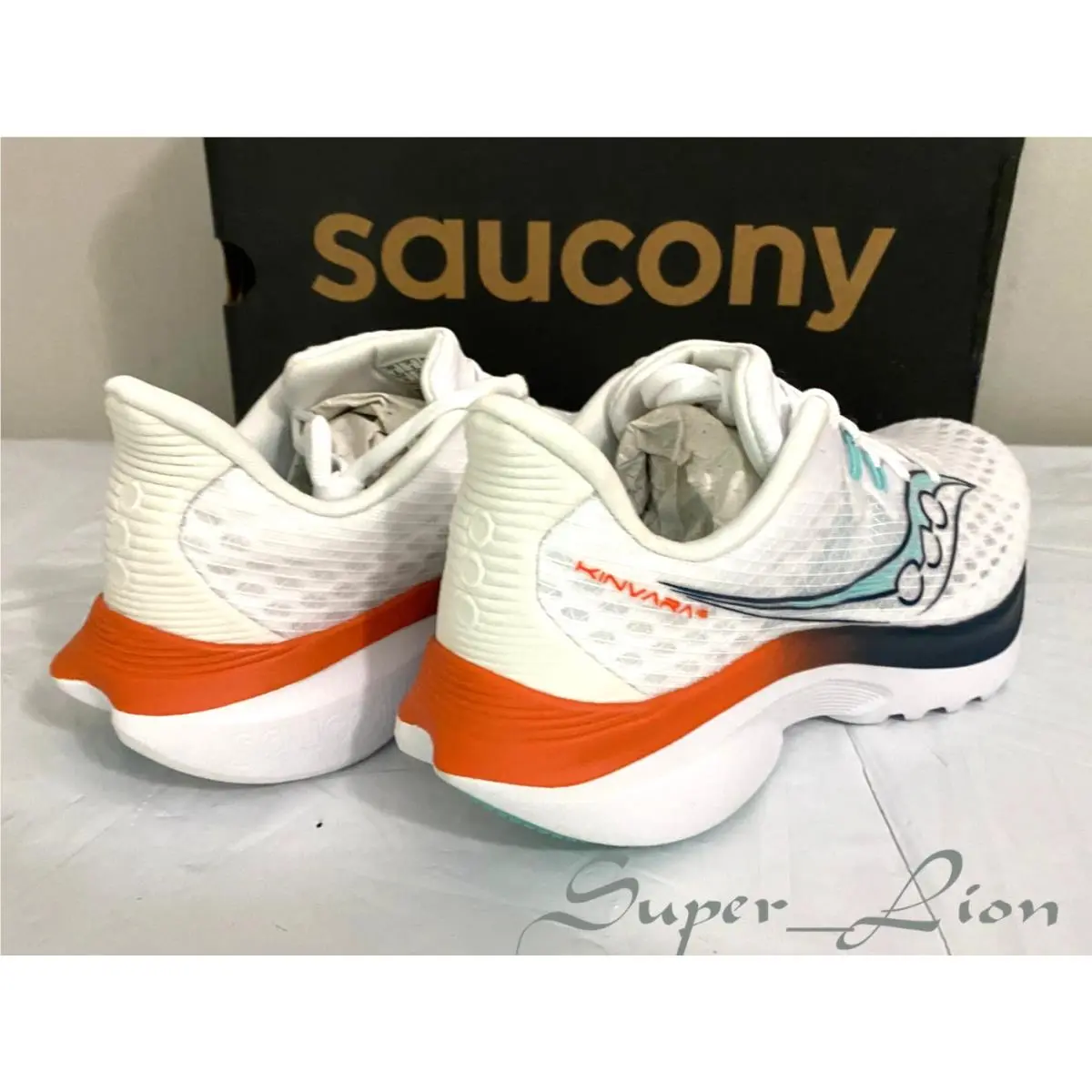 Saucony shoes - Saucony Kinvara 16 - Kinvara - White 4