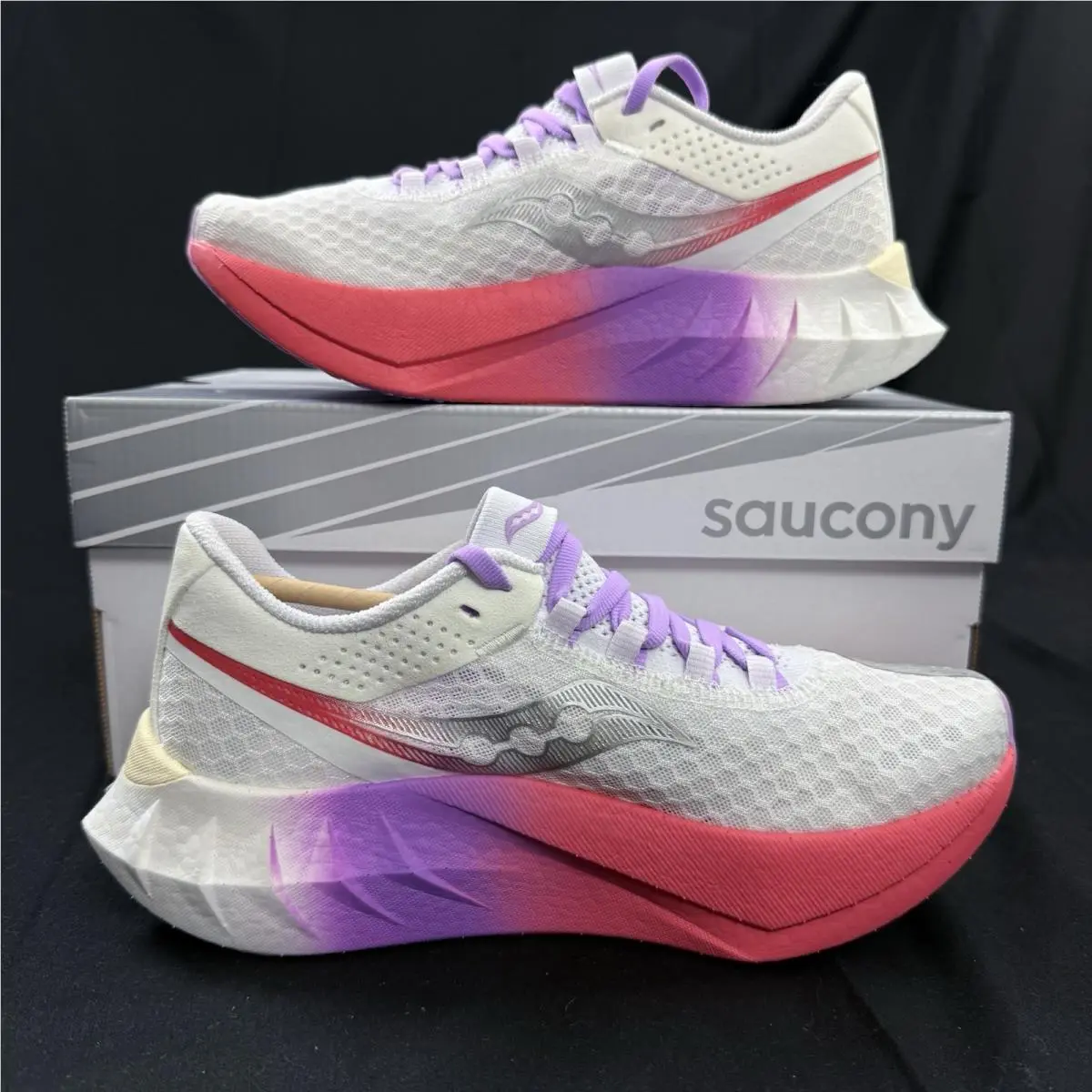 Saucony shoes - Saucony Endorphin PRO 4 - Endorphin PRO - S10939-340 - White 0