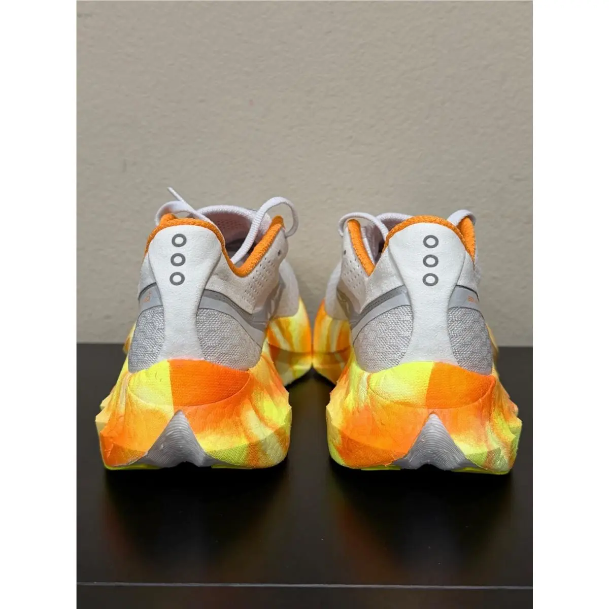 Saucony shoes - White 3