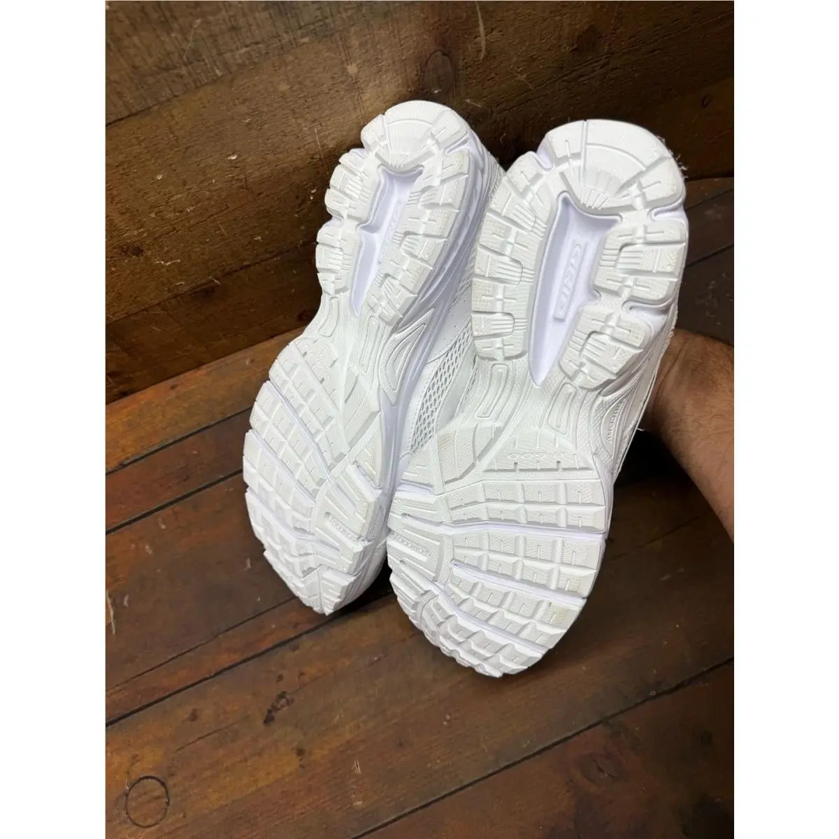 Saucony shoes - Saucony Ride Millennium - Ride Millennium - S70812-13 - White 1