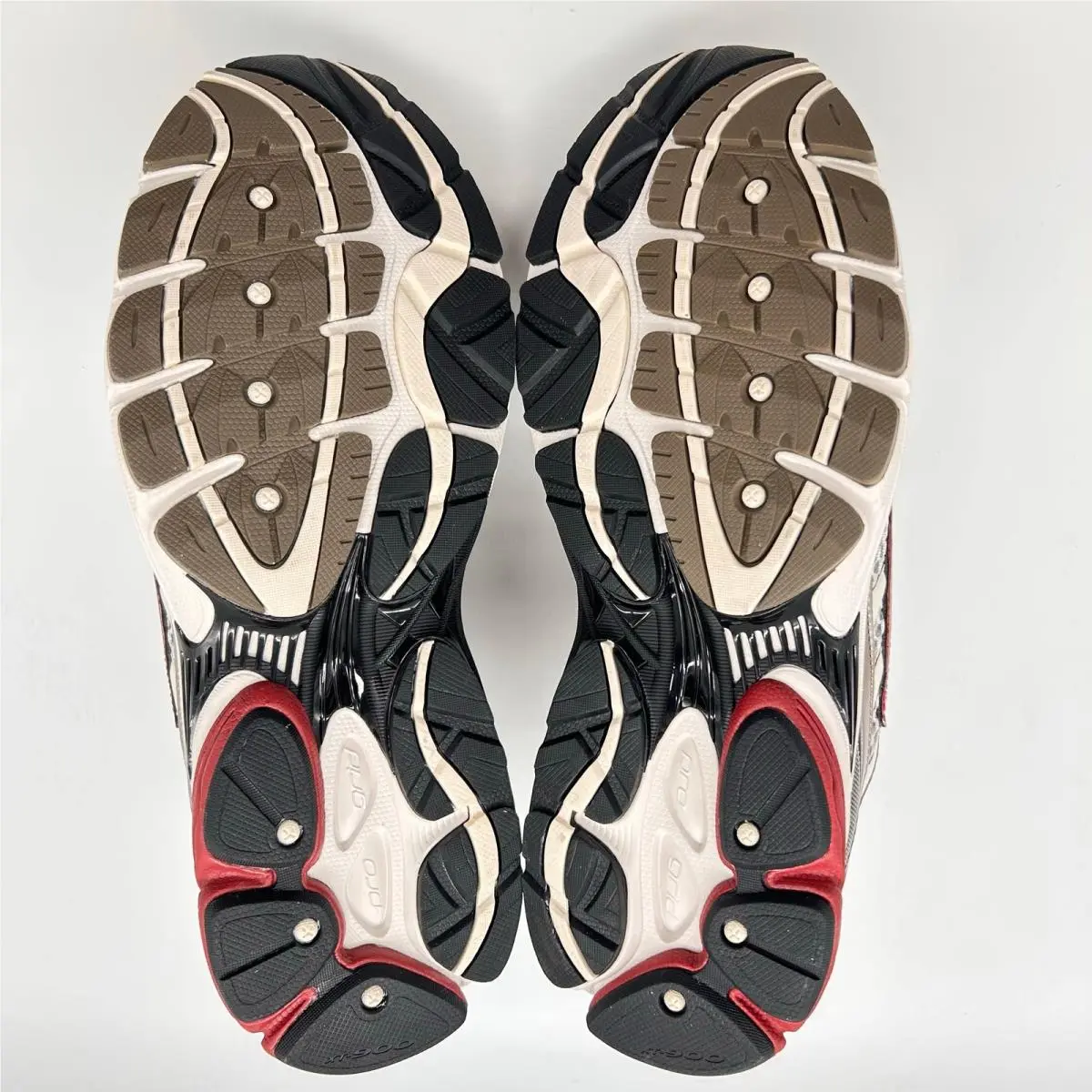Saucony shoes - Brown 4