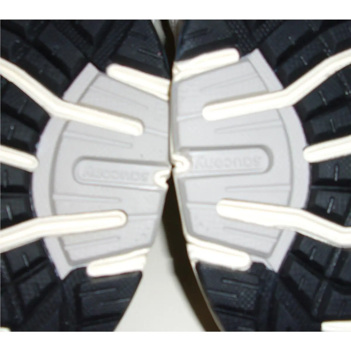 Saucony shoes - Saucony Ride Millennium - Ride Millennium - black & white 4