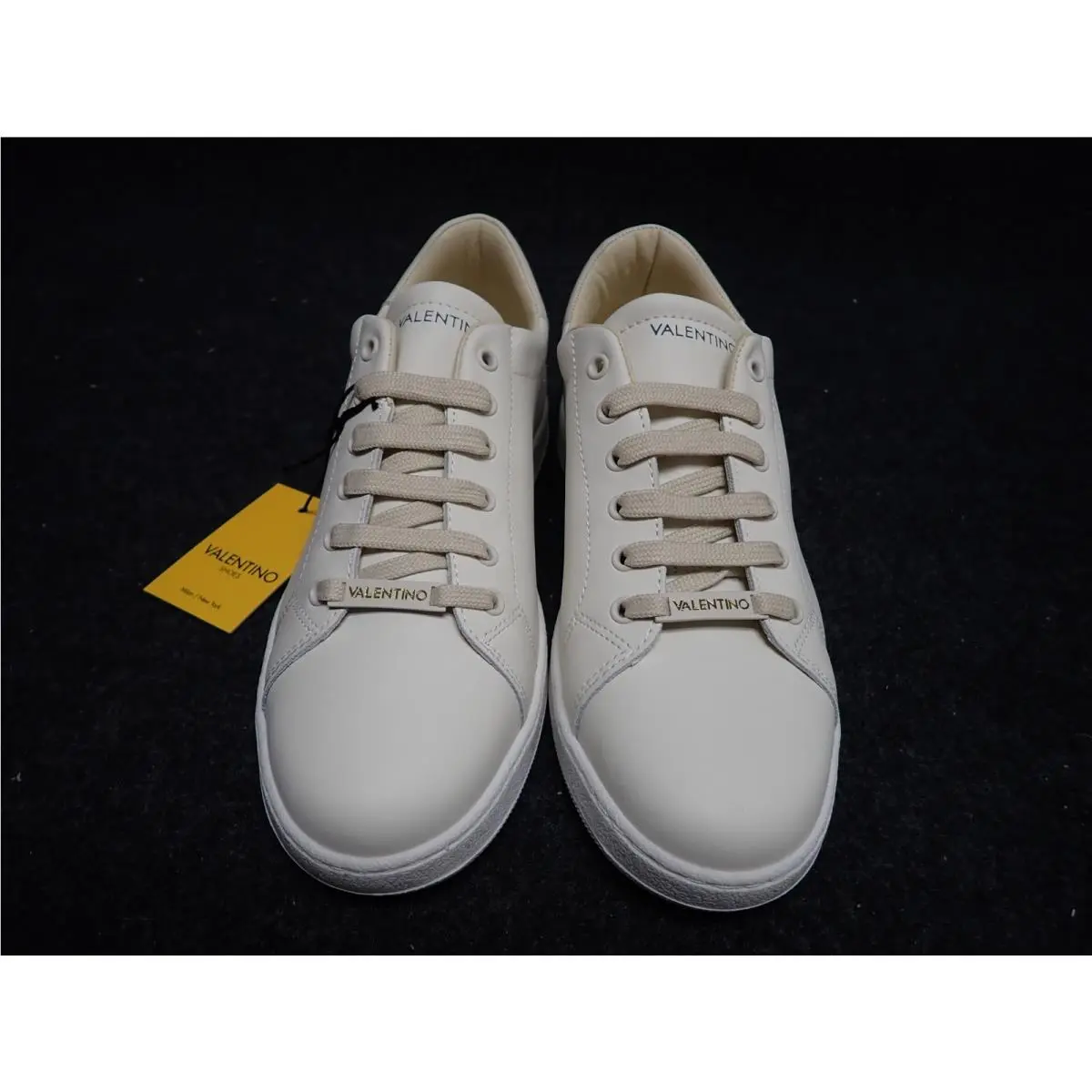 Women`s Valentino Egle Italian Leather Sneakers US7.5 Cream BR2