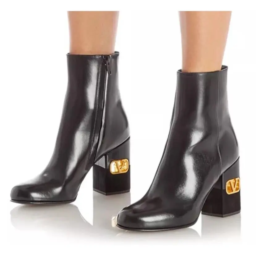 Valentino shoes - Valentino Garavani Heritage VLOGO V - Black (UPC: 8056133250821) 1