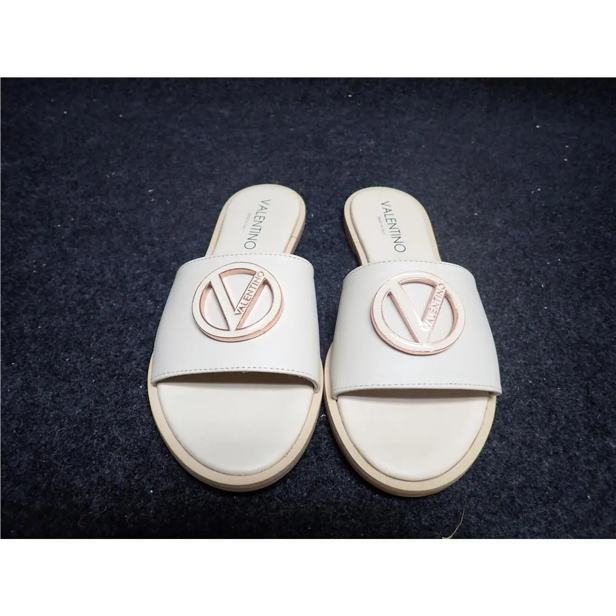 Women`s Valentino Bugola Italian Leather Slide Sandals US8 Cream SS42