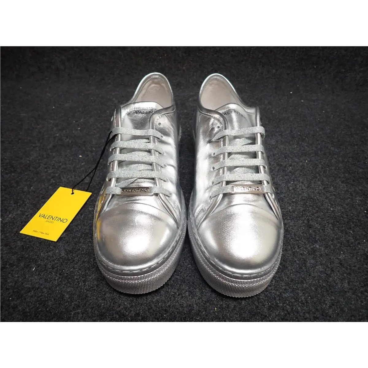 Women`s Valentino Dalia Italian Leather Sneakers US10 Silver SS59