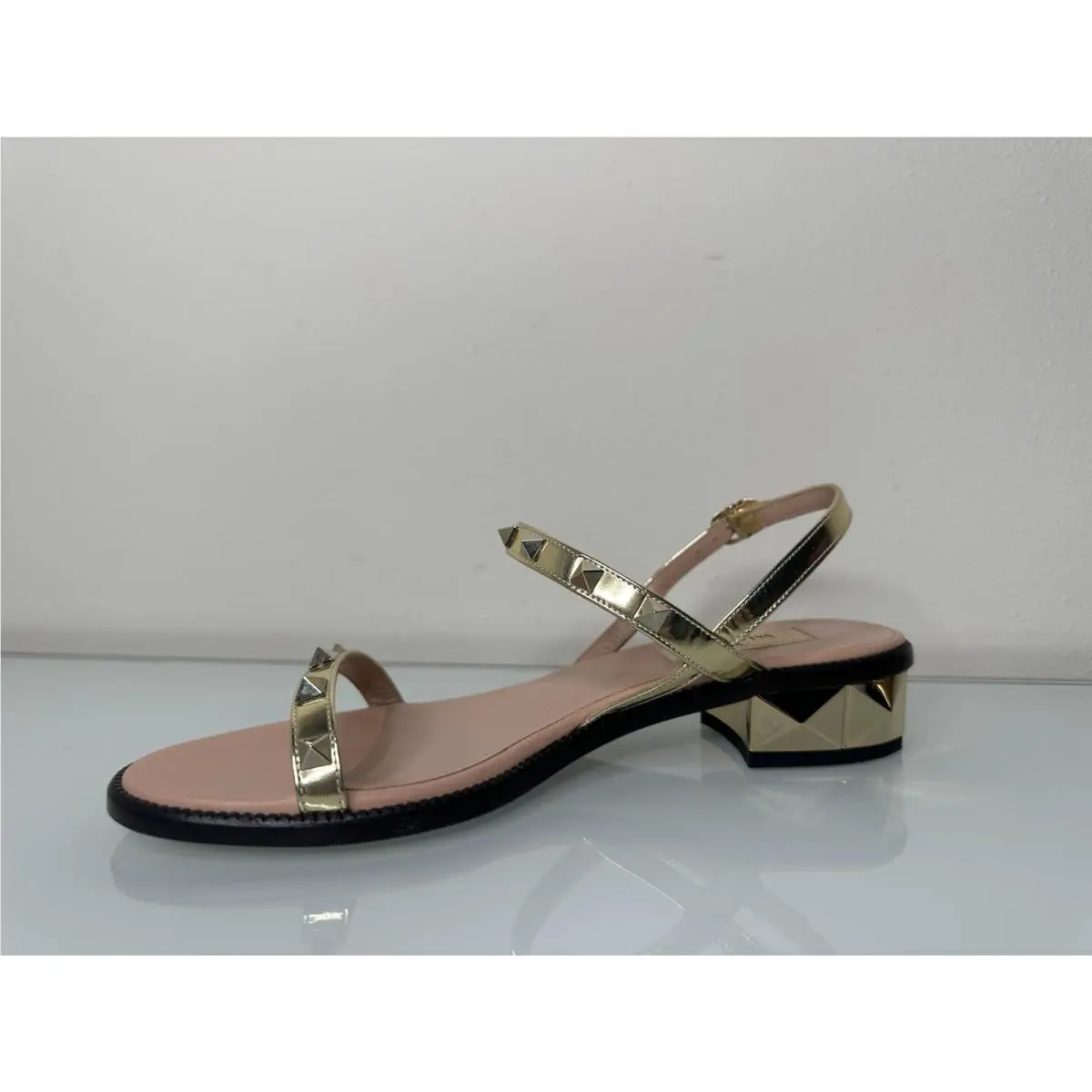 Valentino shoes - Gold (UPC: 8051047117482) 0
