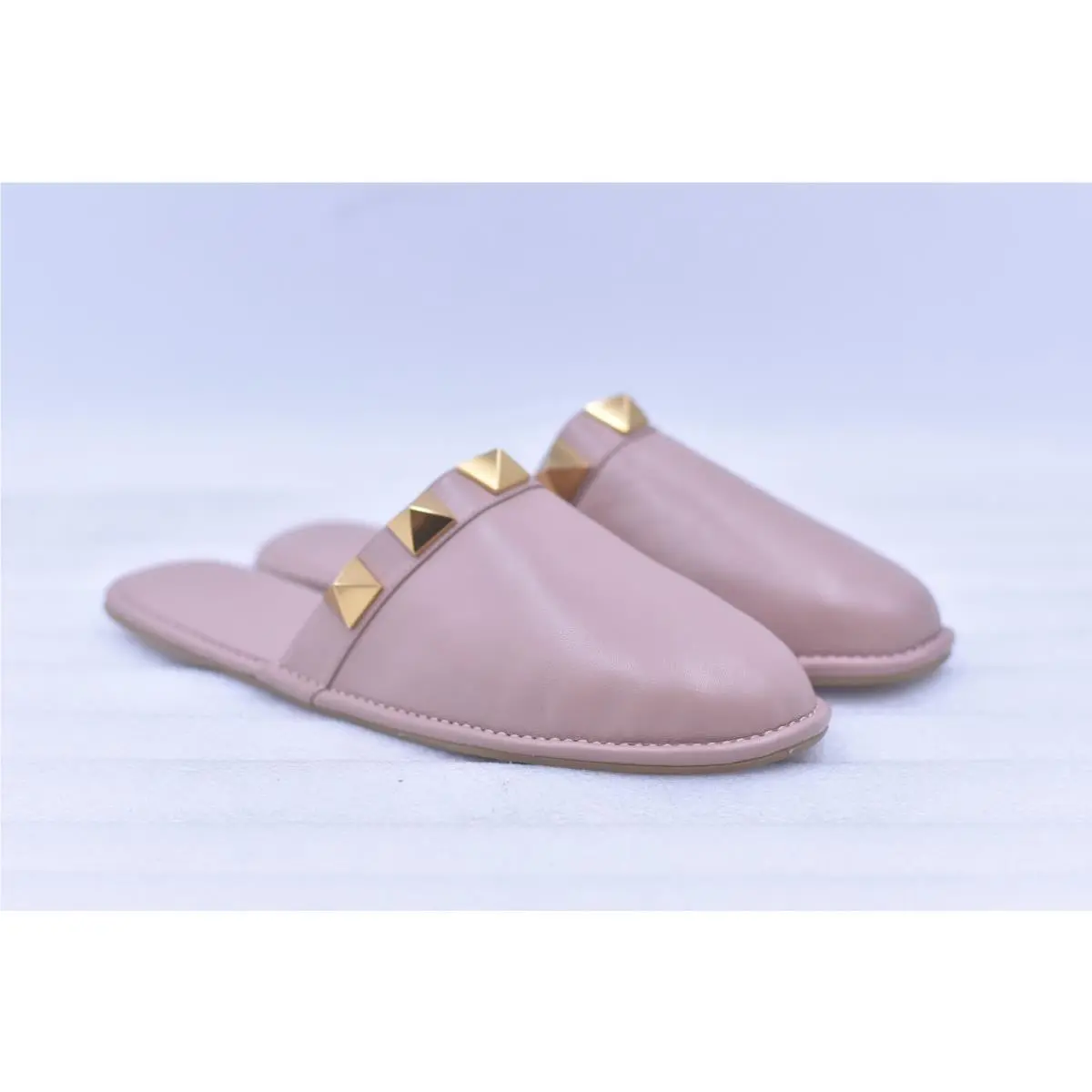 Valentino Garavani Roman Stud Leather Mule Slippers in Pink Size 41