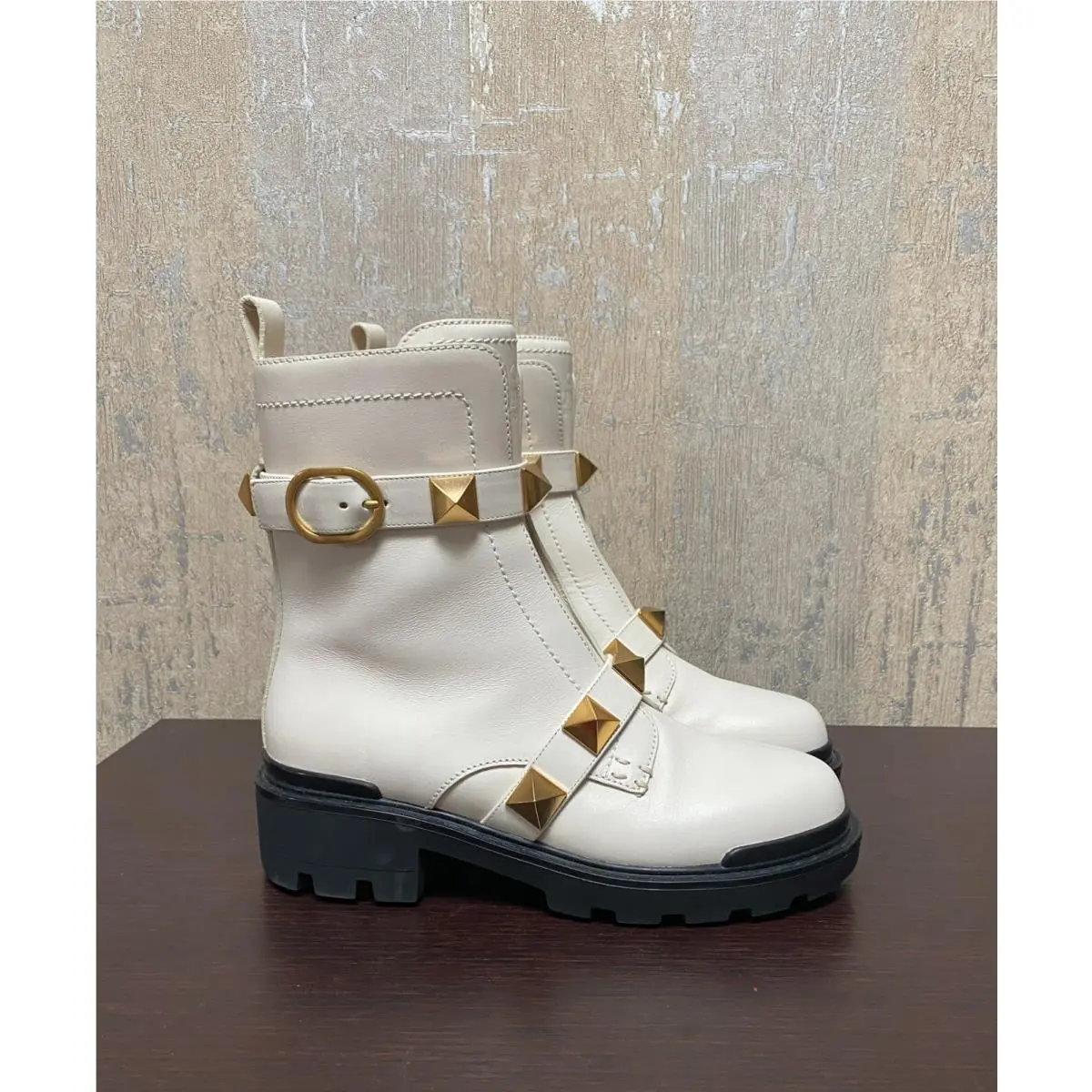 Valentino shoes - Valentino Garavani - Garavani - Light Ivory 0