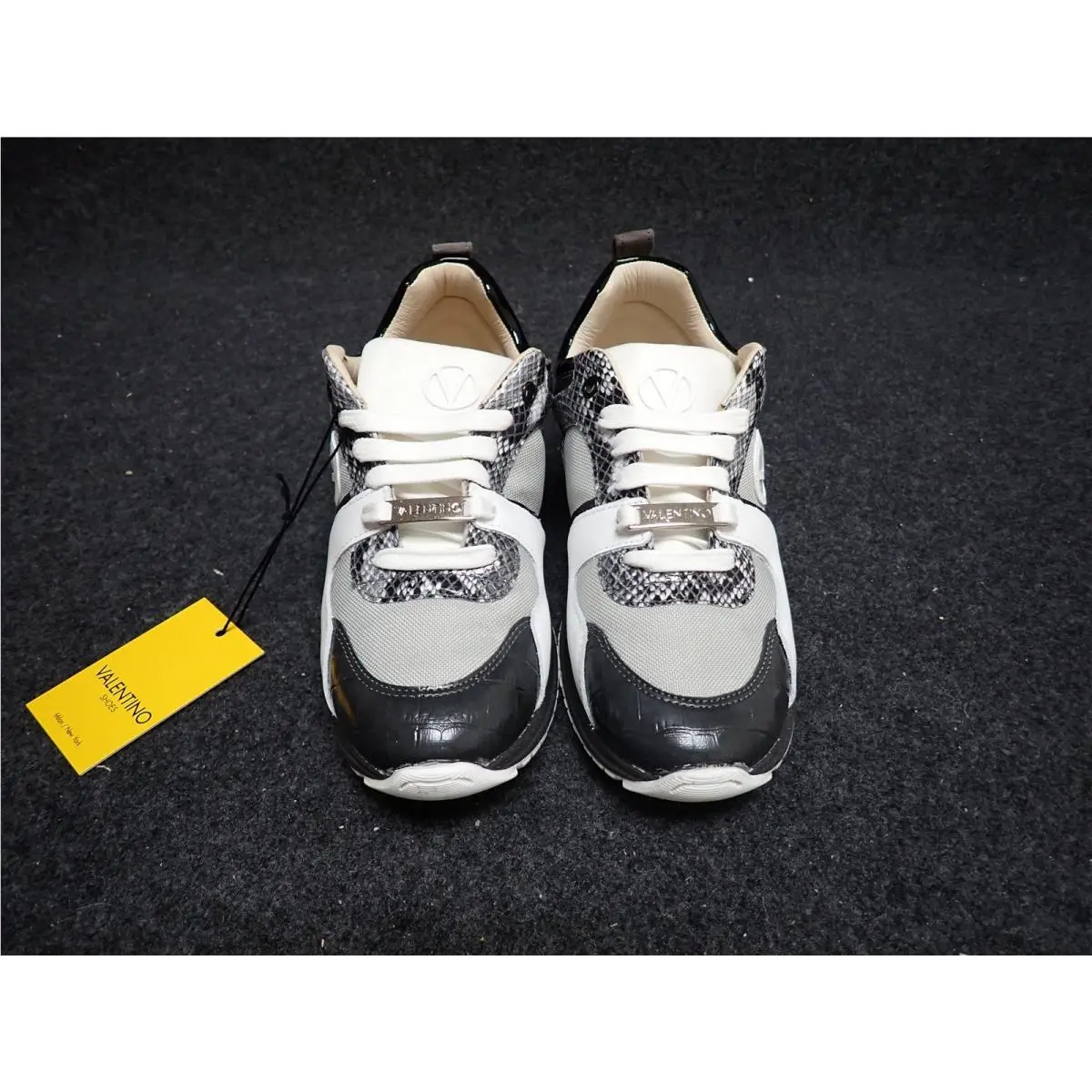 Women`s Valentino Iris Italian Leather Sneakers US6.5 Mouse SS63