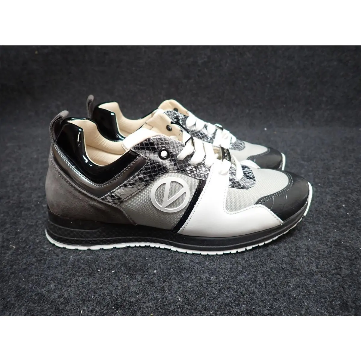 Valentino shoes - Mouse 2