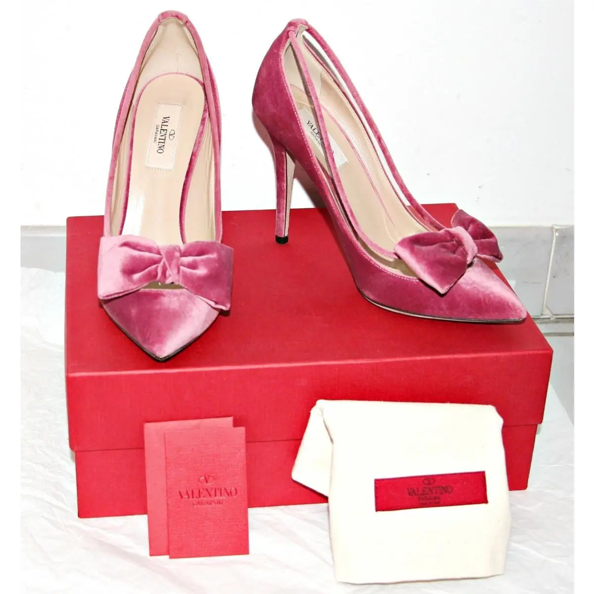Valentino Garavani Velvet Detachable Dollybow Pvc Trimmed Pumps US 7.5/IT38