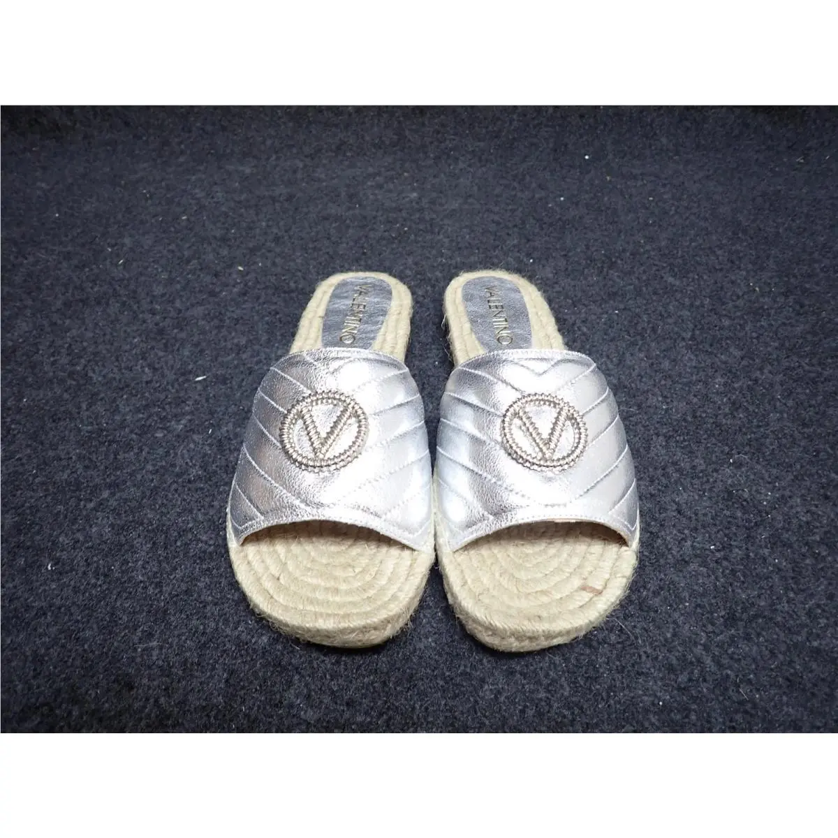 Women`s Valentino Clavel Italian Leather Flats US9 Silver BR8