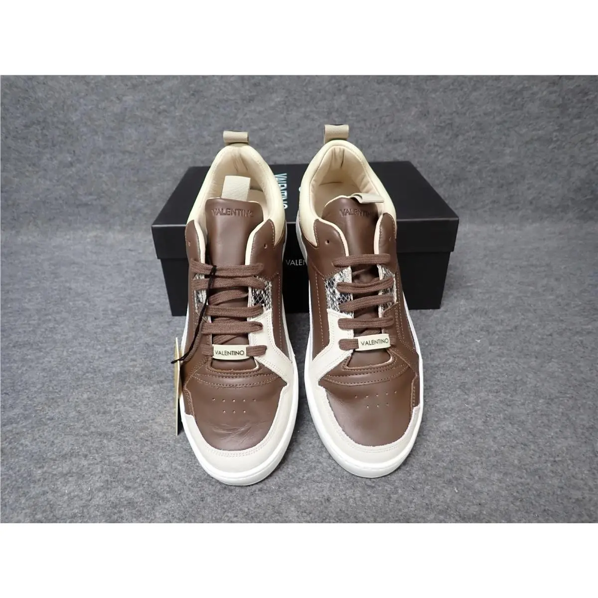 Valentino Donald Italian Leather Sneaker Warm Almond Men`s Size 9 SS94