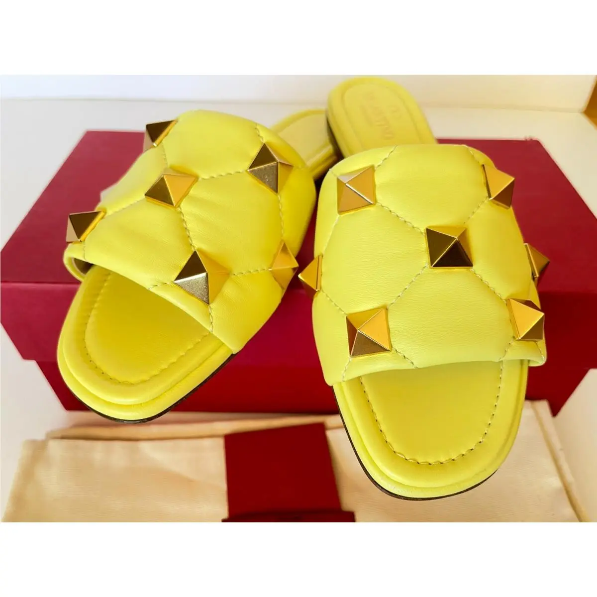 Valentino Garavani Roman Stud Quilted Slide Sandals Yellow US 7 /eur 37