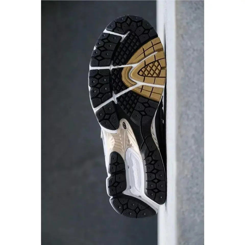 New Balance shoes - New Balance 1906R - M1906RAV - White 10