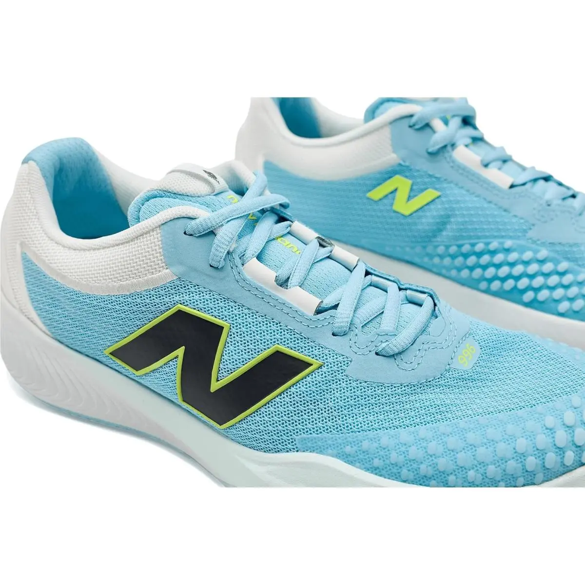 New Balance shoes - Black/White 32