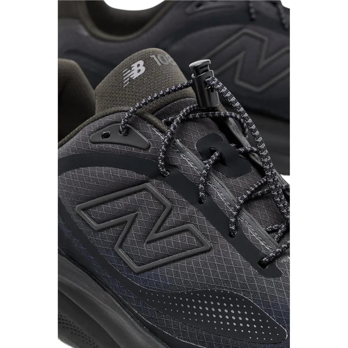 New Balance shoes - Black/Black Cement 4
