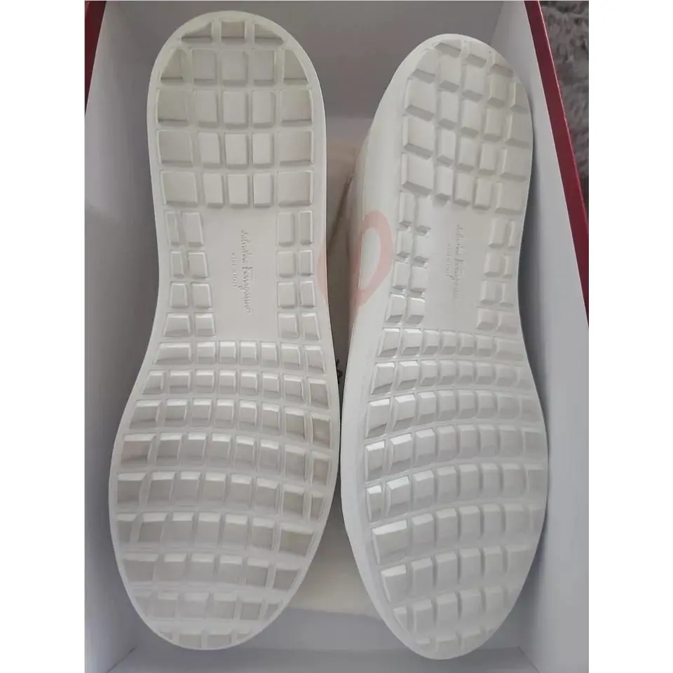 Salvatore Ferragamo shoes - Ferragamo Gancini Logo - Ferragamo Gancini Logo - 0747218 - White 0