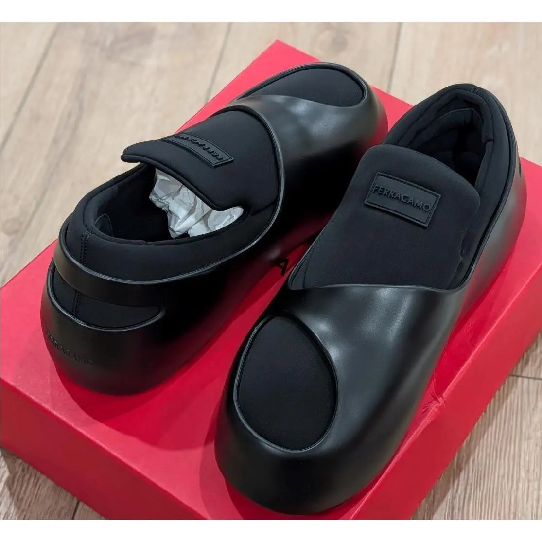 Mens Ferragamo Lunar Slip-on Sneakers Black US 10